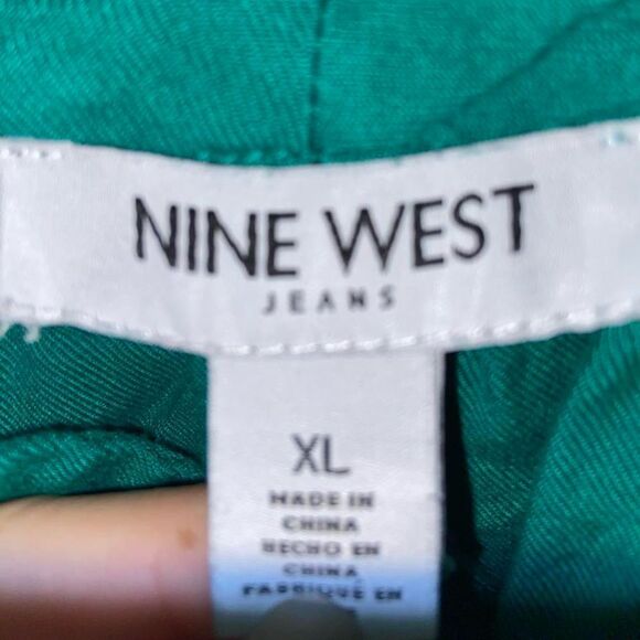 Teal Blouse 
Nine West 
Like New 
Only worn once - Picture 2 of 3